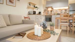 Spacious 2 Bd Seafront Escape in Volos w Patio