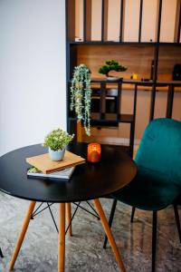 Emerald Suite - Private Parking & Self Check-In