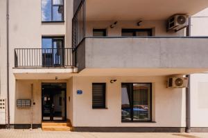 Emerald Suite - Private Parking & Self Check-In