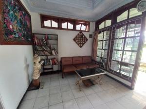 Hotel O Syariah Near UNS Surakarta formerly La Tansa