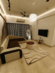 The Crest Bkc