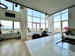 Room Suite Penthouse Brussels Skyline Suite 220 m2 Suite Room of Refined Elegance Room