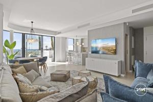 ViVi Homes - Sunrise - Plunge pool - beachfront - Terrace
