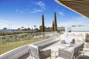 ViVi Homes - Sunrise - Plunge pool - beachfront - Terrace