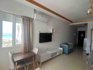 Cozy Beachfront Studio - Tangier Bay