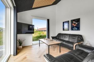 New Luxury Home With Dune Views By North Sea Sj305