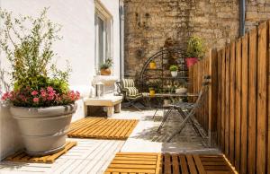 Bright 3-room apartment with terrace
