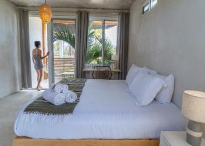 Outsite Todos Santos - Work, Connect, Explore