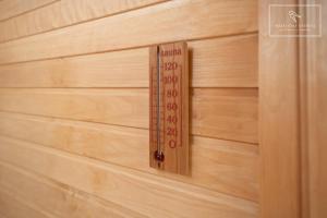2 BR in Kadriorg with Sauna Balcony and Free Parking