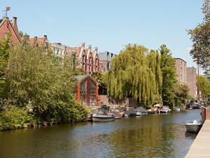 YAYS Amsterdam Prince Island by Numa