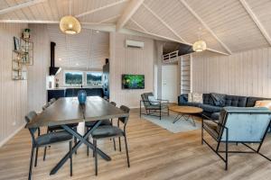 New Wooden House For 8, Near Sea, Free Wifi Sj44
