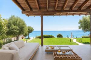 Iconic PRIVE beachfront villa Mola Kaliva