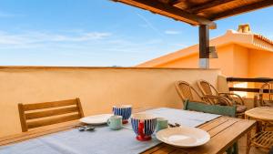 SArborinu Apartment with terrace overlooking the sea