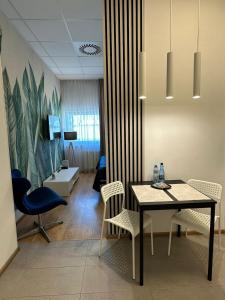 Jerozolimskie Airport and Train Studio