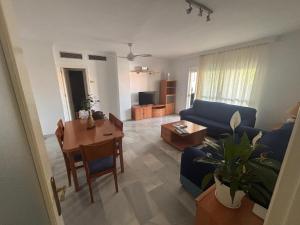 Apartamento con Piscina a Pasos del Mar