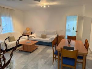 Apartamento con Piscina a Pasos del Mar
