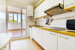 Apartamento con Piscina a Pasos del Mar