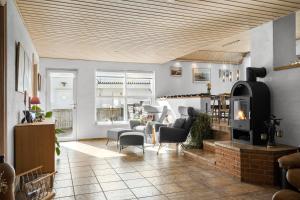 Nice Holiday Home Close To The North Sea - Sj1004