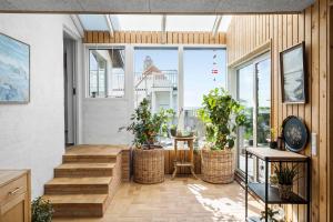 Nice Holiday Home Close To The North Sea - Sj1004