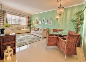 MyOcean Luxury l Huge Panoramic Sea View Balcony & Private Garage