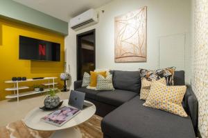 Luxury Designer Condo King Bed Panoramic View