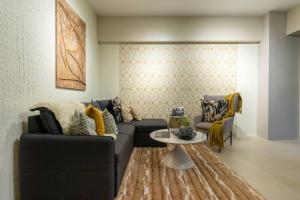 Luxury Designer Condo King Bed Panoramic View
