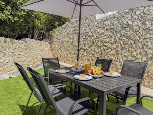 #403 Beach House Sea View & BBQ