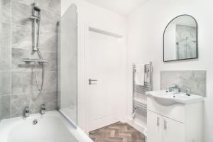 Modern 1BR Near Wrexham Stadium & City Centre
