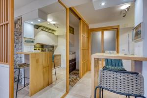 Bougainvillea Old Town Apartment w Terrace - Happy Rentals