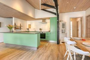 Updated Holiday Home Near North Sea Sj-111