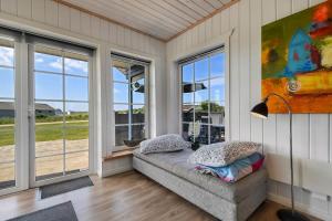 Cozy Renovated Home Near Sea And Lake Sj133