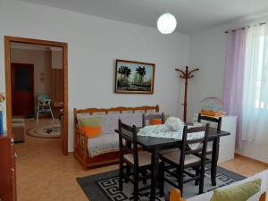 Nonas House