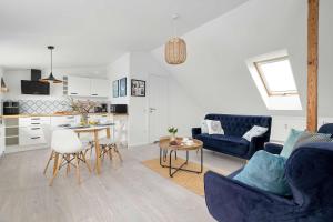 Comfortable Apartment with Parking Near the Sea by Noclegi Renters