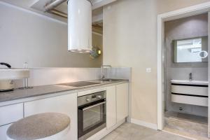 1BR Star Wars Inspired Duplex Loft w Sea View - Happy Rentals