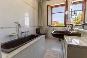 Tuscan house between Pisa and Florence, for 8 FreeParking
