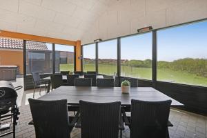 Elevated Luxury House With A View Sj991