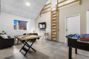 Elevated Luxury House With A View Sj991