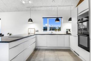 Elevated Luxury House With A View Sj991