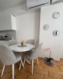 Ani Apartment