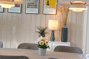 Spacious Well-Kept Summerhouse By North Sea Sj593
