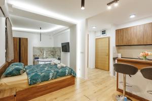 Aqua Apartments 1