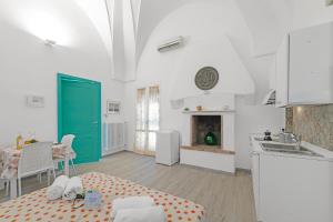 Casa Miggiano 6 BR Apartment in Town - Happy Rentals