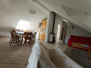 Duplex chaleureux 6p à Montgenèvre, proche pistes et commodités, balcon, animaux acceptés - FR-1-445-152