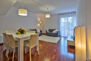 Golden Place Apartment