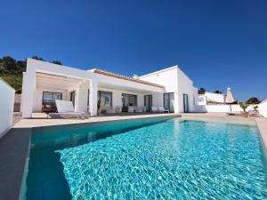 0143 Villa Cap Cabanes