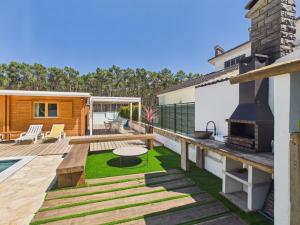 Wooden Bungalow AC w Pool & Garden - Caparica | By Airnest
