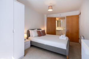 Chic Central 2BDR London Retreat