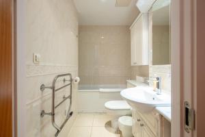 Chic Central 2BDR London Retreat