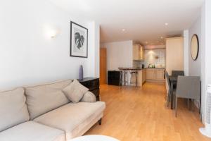 Chic Central 2BDR London Retreat