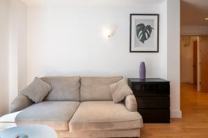 Chic Central 2BDR London Retreat